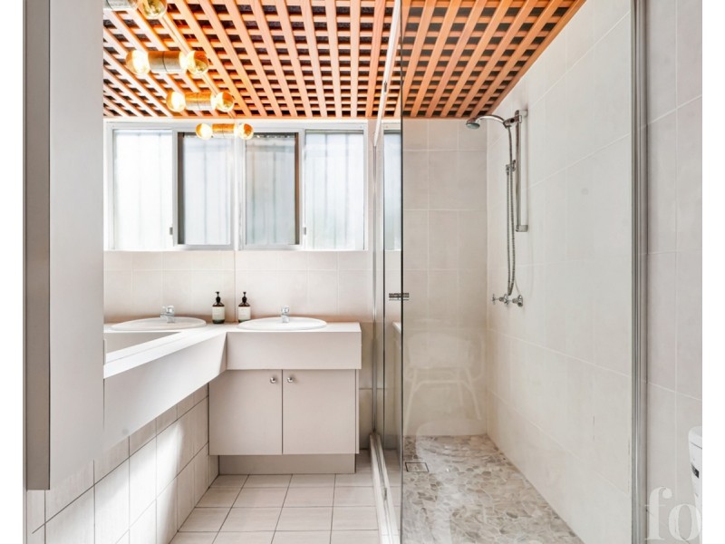 9-11 Burnside Court, Ashmore QLD 4214