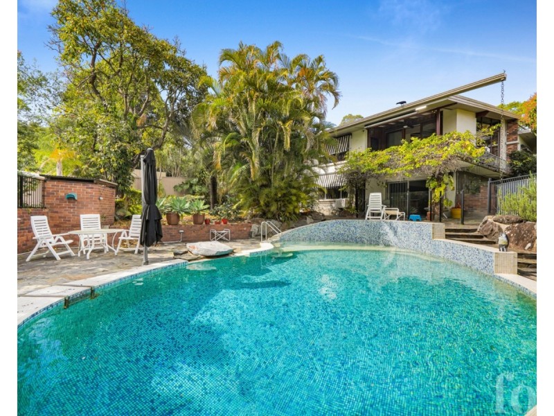 9-11 Burnside Court, Ashmore QLD 4214