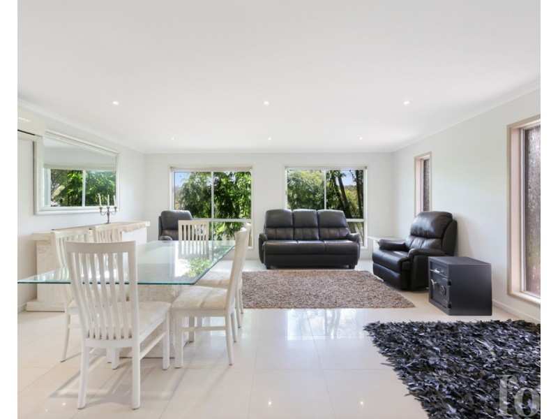 15 Pinkwood Drive, Ashmore QLD 4214