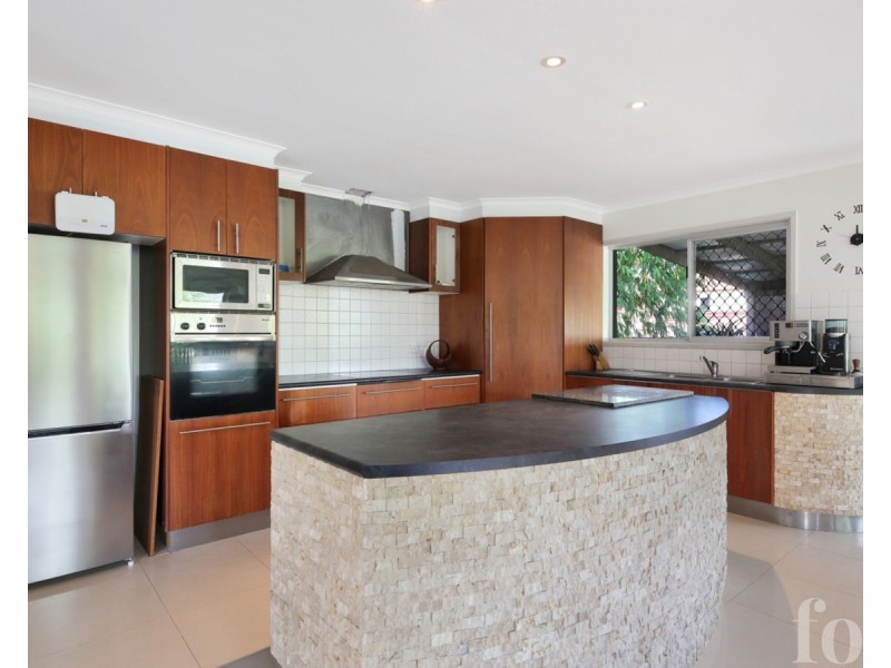 15 Pinkwood Drive, Ashmore QLD 4214