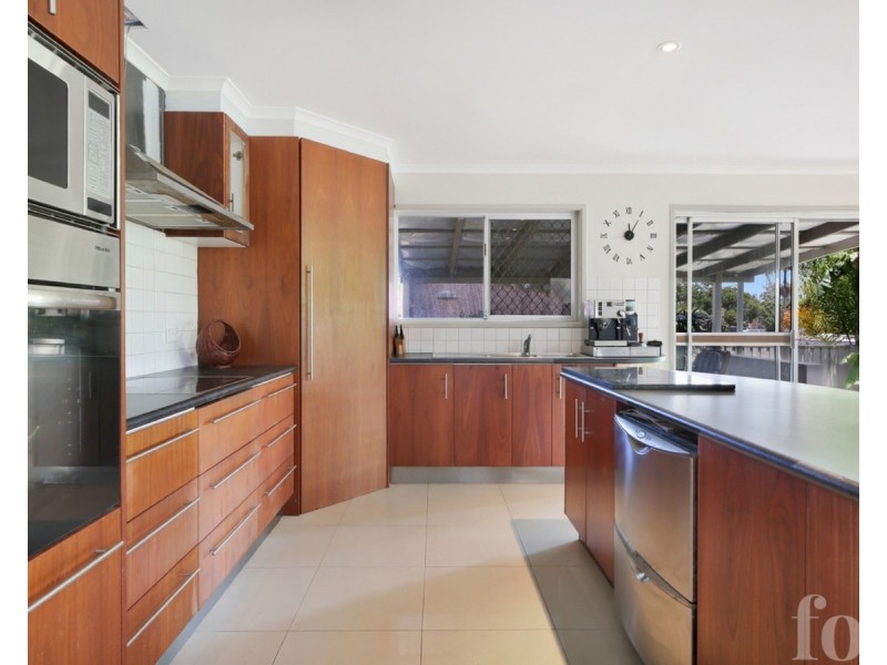 15 Pinkwood Drive, Ashmore QLD 4214