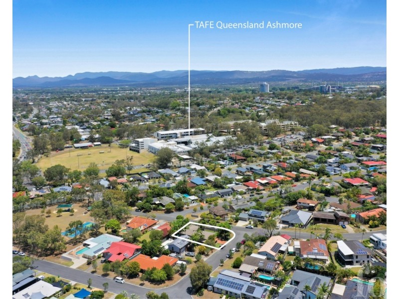 15 Pinkwood Drive, Ashmore QLD 4214