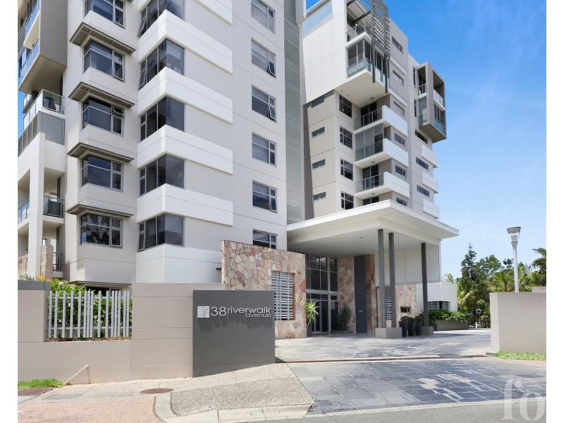 8/38 Riverwalk Avenue, Robina QLD 4226