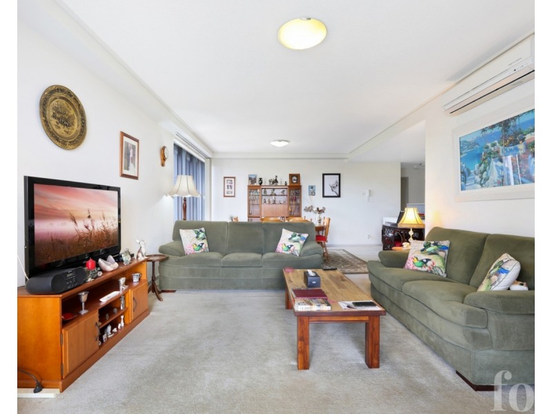 8/38 Riverwalk Avenue, Robina QLD 4226