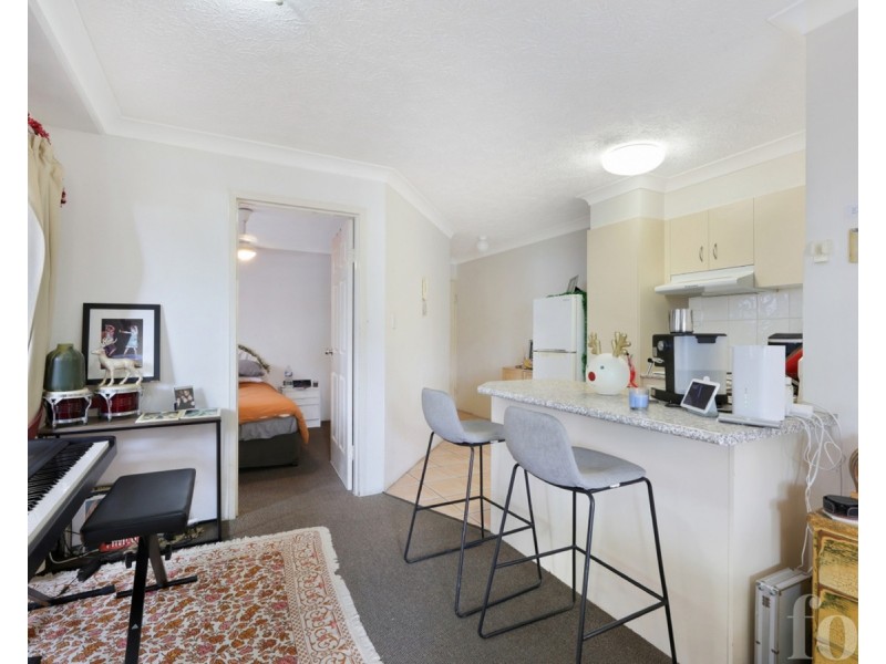 3/40-42 Tarcoola Crescent, Surfers Paradise QLD 4217