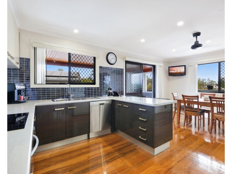 27 Sturt Street, Molendinar QLD 4214