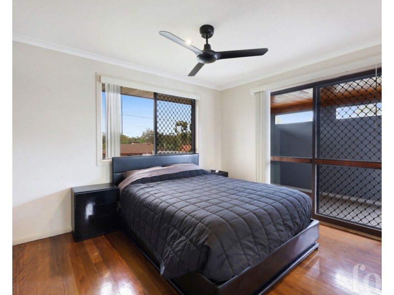 27 Sturt Street, Molendinar QLD 4214