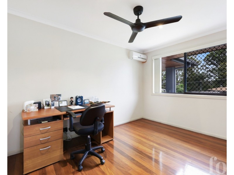 27 Sturt Street, Molendinar QLD 4214