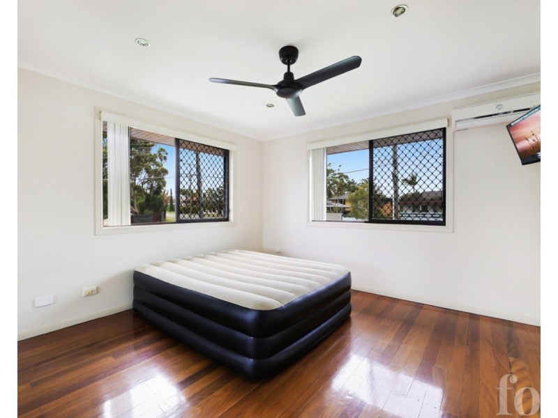 27 Sturt Street, Molendinar QLD 4214