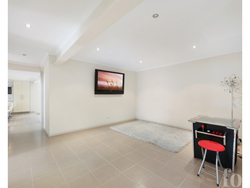 27 Sturt Street, Molendinar QLD 4214