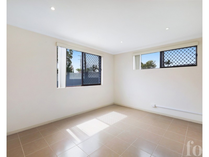 27 Sturt Street, Molendinar QLD 4214