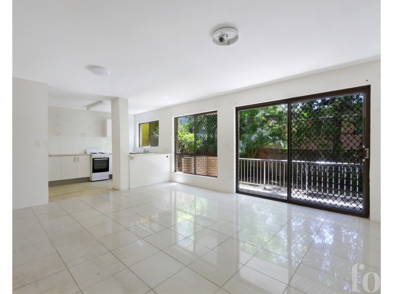 2/63 Bauer Street, Southport QLD 4215