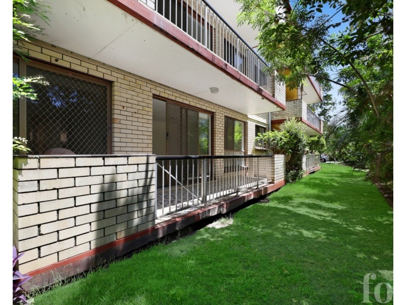 2/63 Bauer Street, Southport QLD 4215