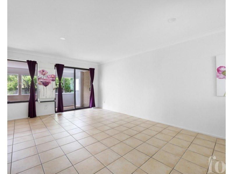 3/36 Government Road, Labrador QLD 4215