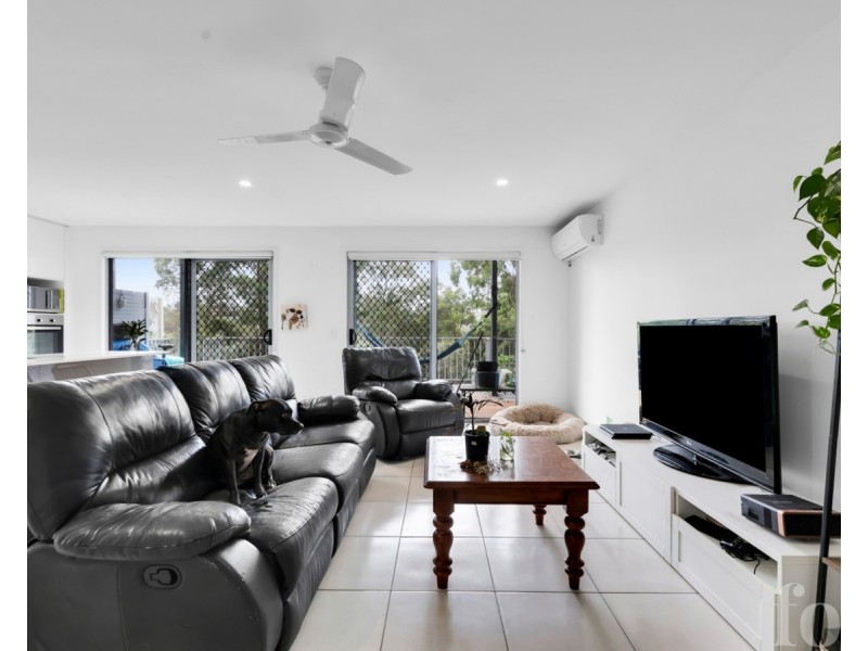 8/37 Witheren Circuit, Pacific Pines QLD 4211