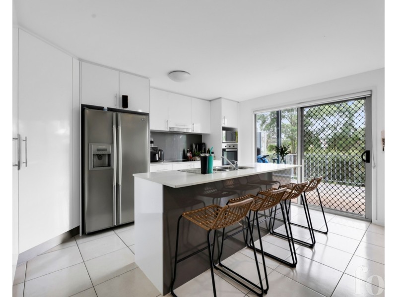 8/37 Witheren Circuit, Pacific Pines QLD 4211
