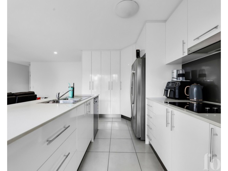 8/37 Witheren Circuit, Pacific Pines QLD 4211