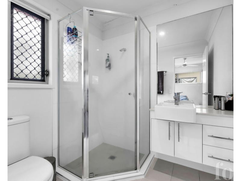8/37 Witheren Circuit, Pacific Pines QLD 4211