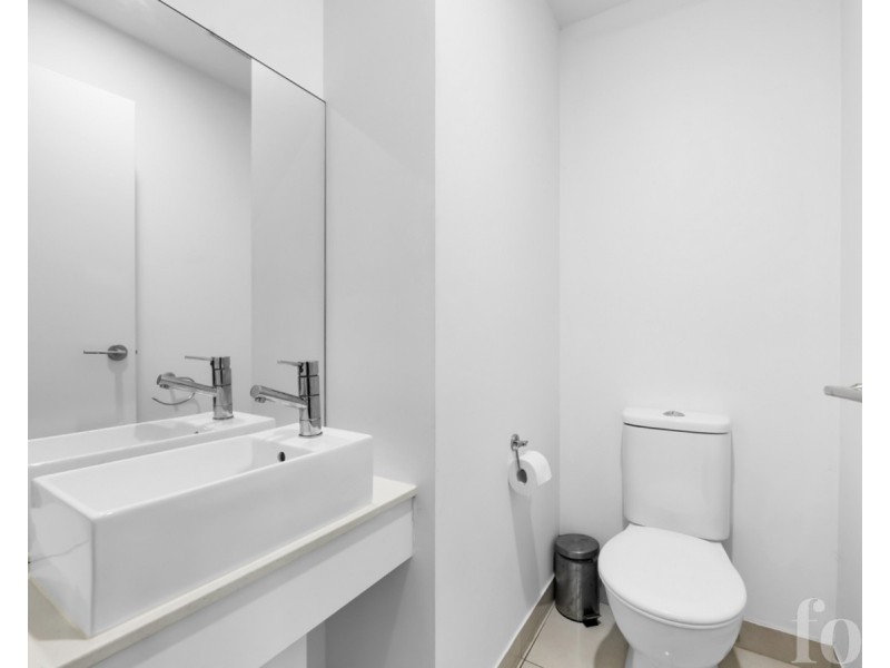 8/37 Witheren Circuit, Pacific Pines QLD 4211