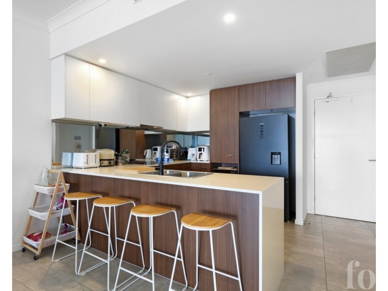 2210/397 Christine Avenue, Varsity Lakes QLD 4227