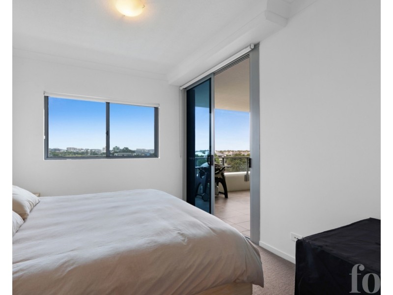 2210/397 Christine Avenue, Varsity Lakes QLD 4227