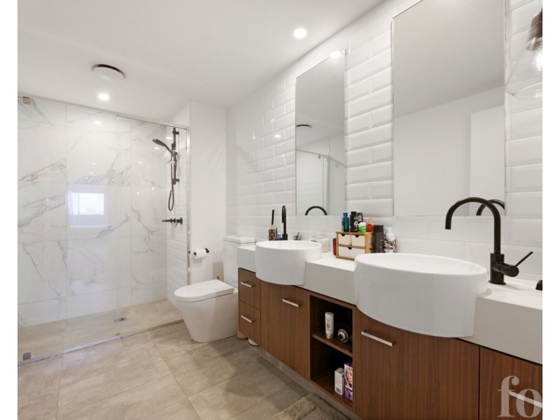 2210/397 Christine Avenue, Varsity Lakes QLD 4227