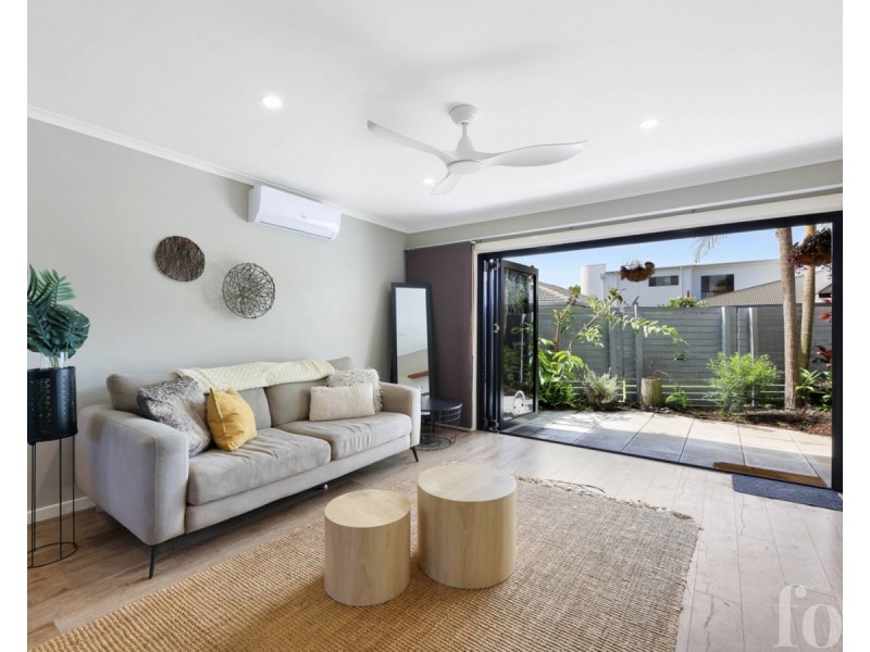 1/59 Errol Avenue, Paradise Point QLD 4216