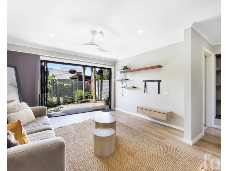 1/59 Errol Avenue, Paradise Point QLD 4216