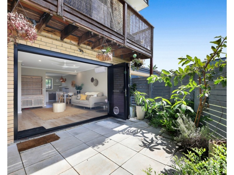 1/59 Errol Avenue, Paradise Point QLD 4216