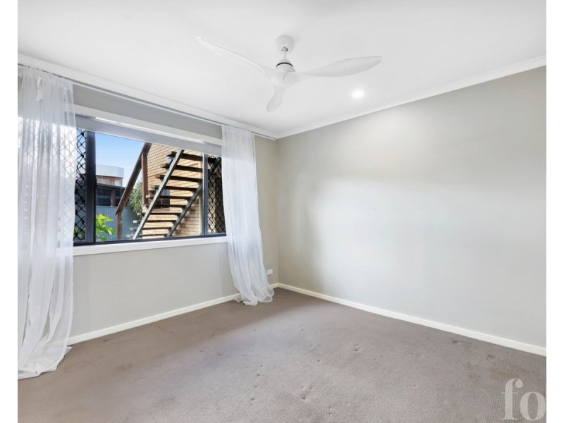 1/59 Errol Avenue, Paradise Point QLD 4216
