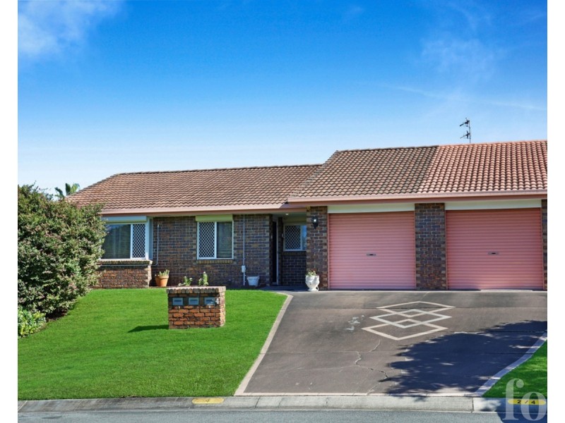 1/4 Liam Court, Labrador QLD 4215