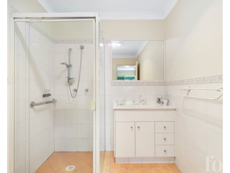 1/225 Government Road, Labrador QLD 4215