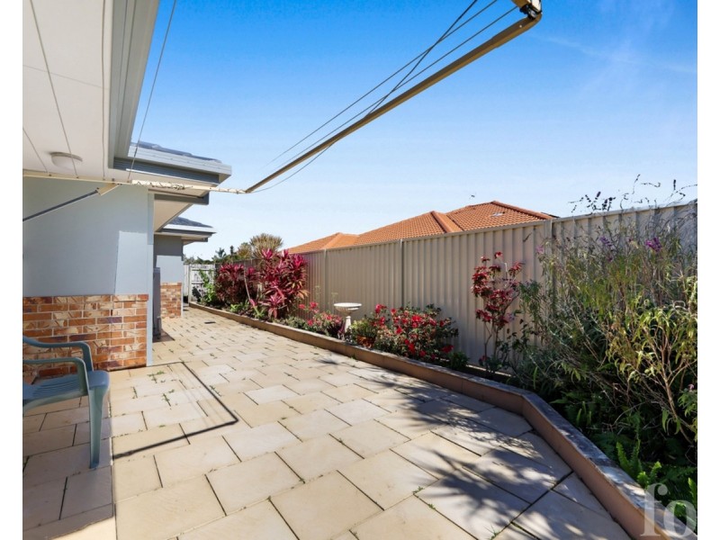 1/225 Government Road, Labrador QLD 4215