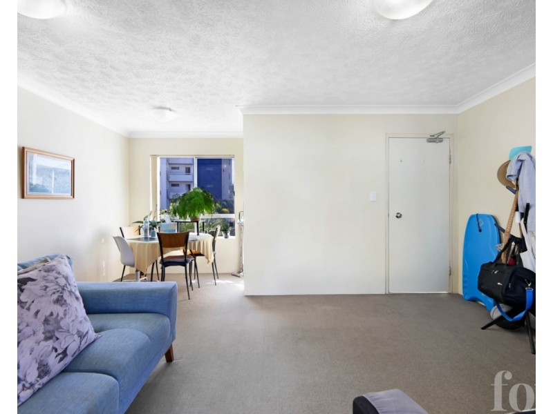 30/3-5 Norman Street, Southport QLD 4215