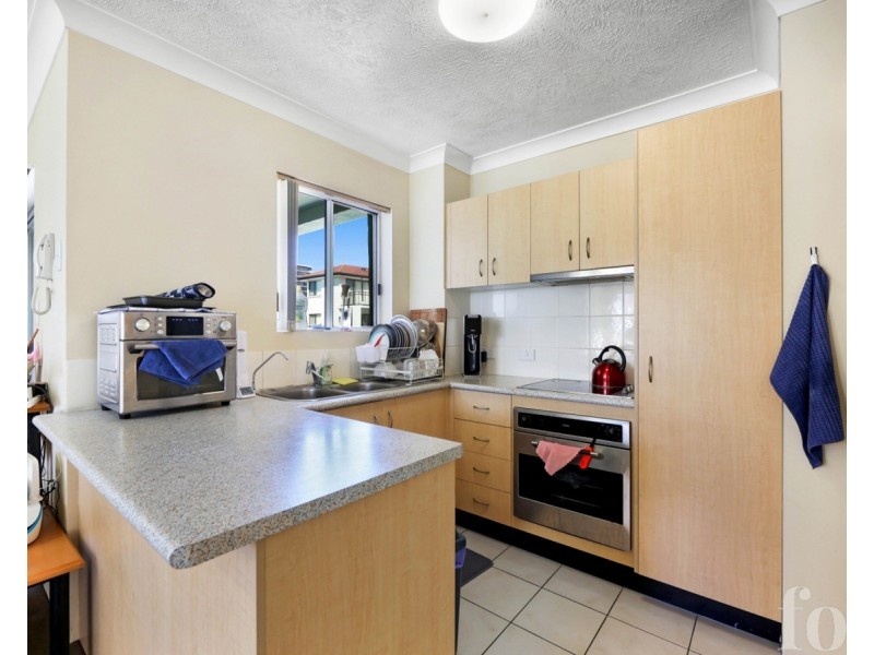30/3-5 Norman Street, Southport QLD 4215