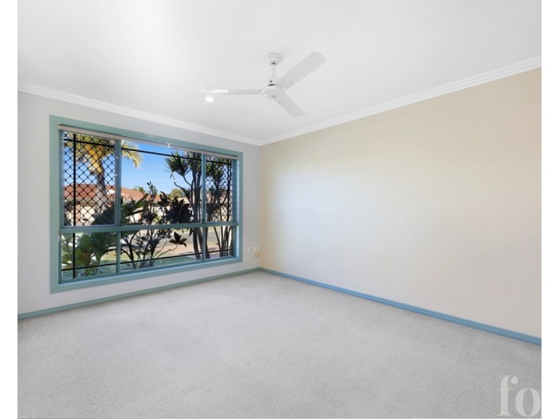2/5 Jenaya Place, Labrador QLD 4215