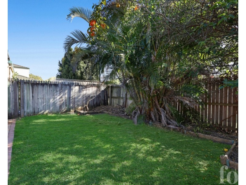 2/5 Jenaya Place, Labrador QLD 4215