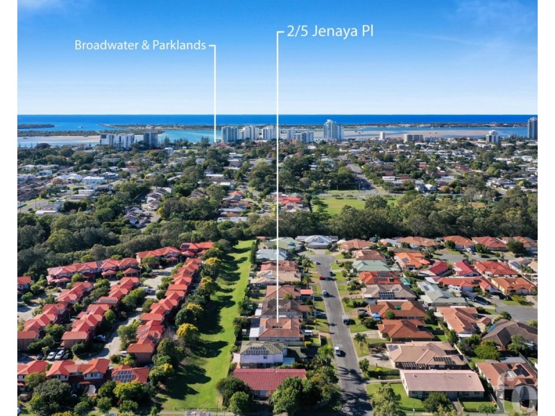2/5 Jenaya Place, Labrador QLD 4215