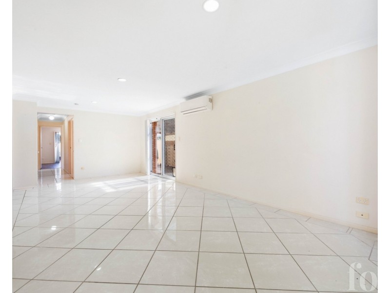 2/3 Clovelly Place, Labrador QLD 4215