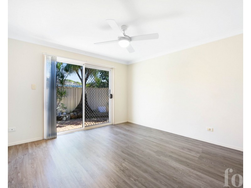 2/3 Clovelly Place, Labrador QLD 4215