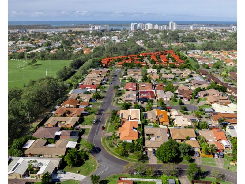 1/1 Clovelly Place, Labrador QLD 4215