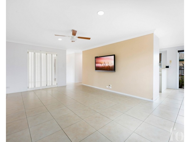 1/36 Kenny Drive, Labrador QLD 4215