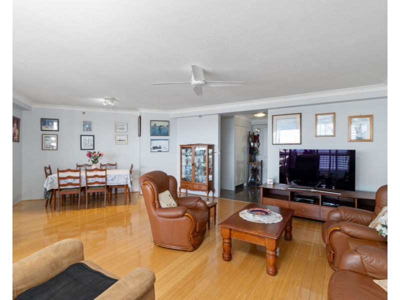 90/21 Bayview Street, Runaway Bay QLD 4216