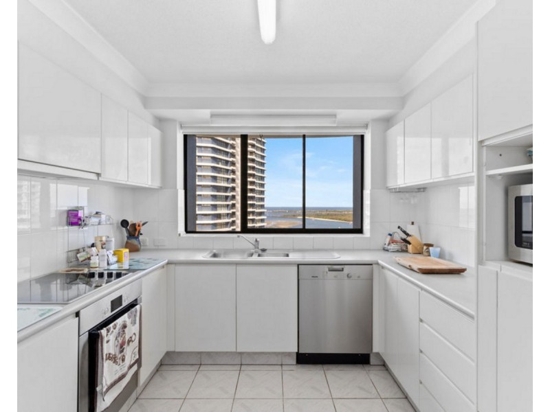 90/21 Bayview Street, Runaway Bay QLD 4216