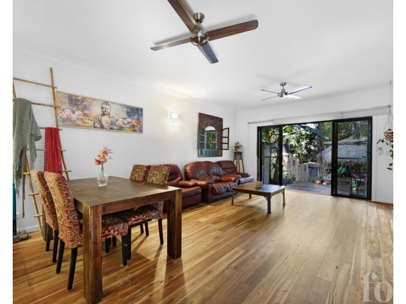 2/12 Billington Street, Labrador QLD 4215