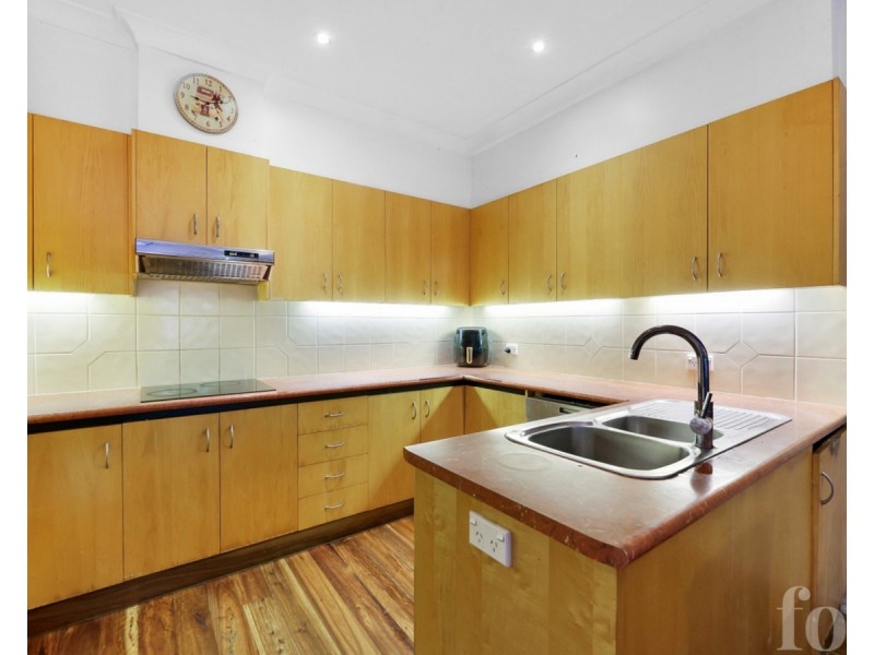 2/12 Billington Street, Labrador QLD 4215