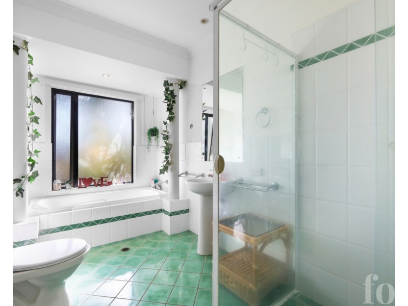 2/12 Billington Street, Labrador QLD 4215