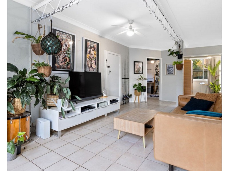 242 Central Street, Labrador QLD 4215