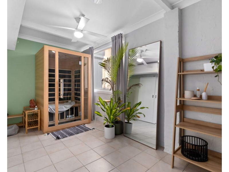 242 Central Street, Labrador QLD 4215