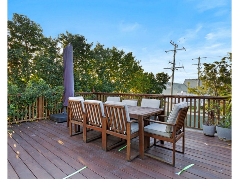 242 Central Street, Labrador QLD 4215